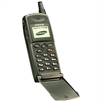 
Samsung SGH-600 posiada system GSM. Data prezentacji to  1999.